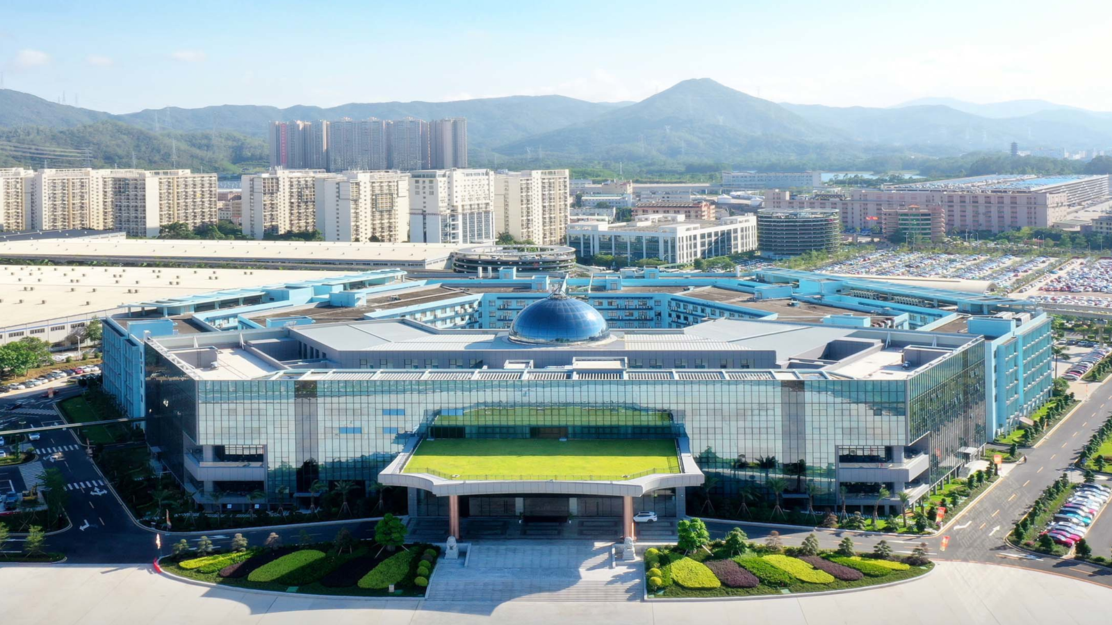 Foto aérea da sede da montadora de carros BYD em Shenzen, China