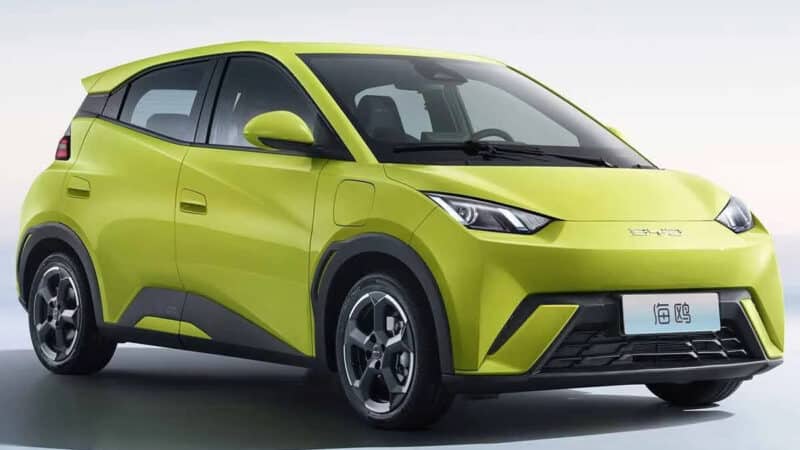 Carro BYD Dolphin Mini em verde limão