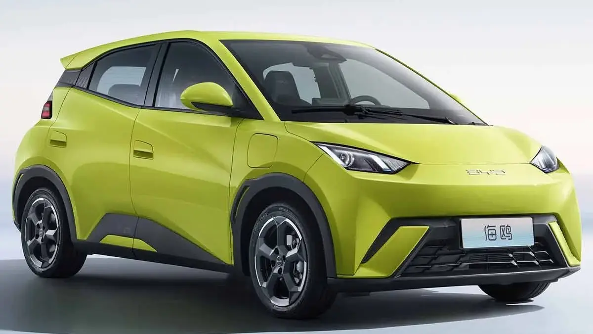 Carro BYD Dolphin Mini em verde limão