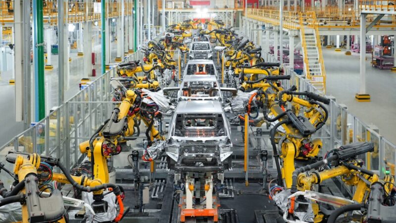Carros elétricos chineses vão ficar mais caros a partir de 2026