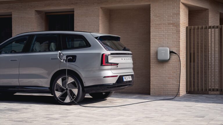 Volvo EX90: modelo 2026 da SUV ganha carregamento de 800V