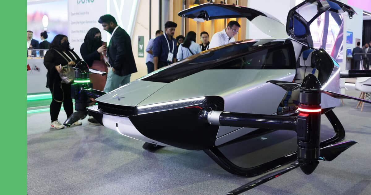 "Carro voador" (EVTOL) Xpeng X2 em pátio de exposições