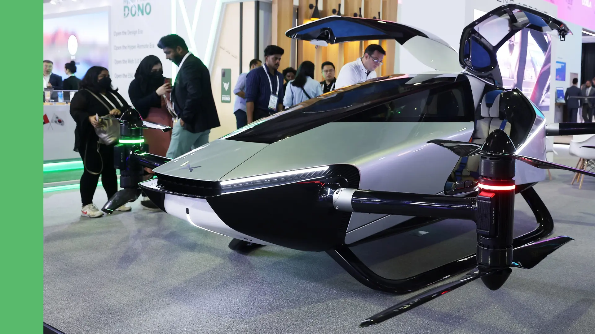 "Carro voador" (EVTOL) Xpeng X2 em pátio de exposições