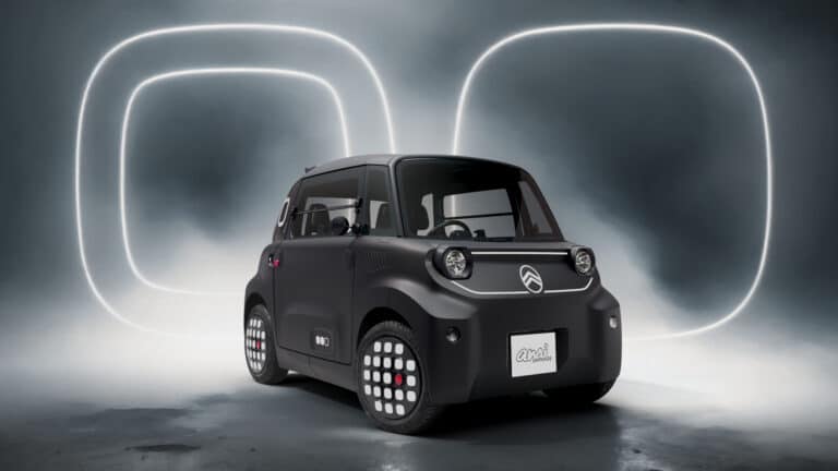 Em clima de Halloween, Citroën começa a vender Ami Dark Side