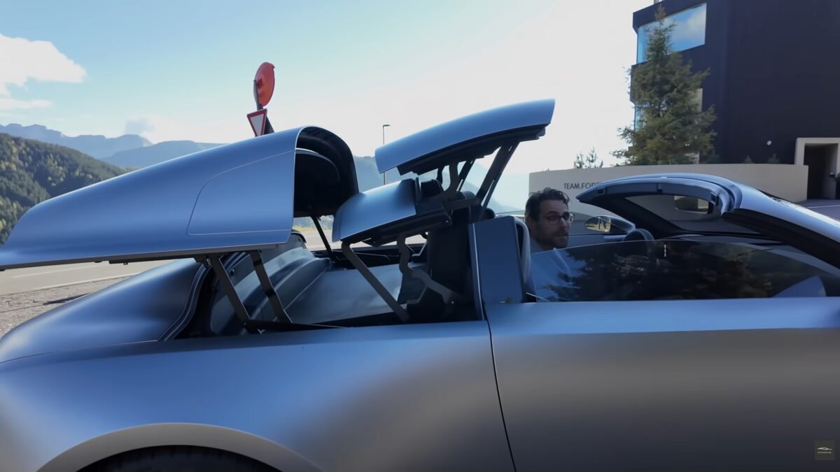 Audi Concept C mostrando o teto retratil