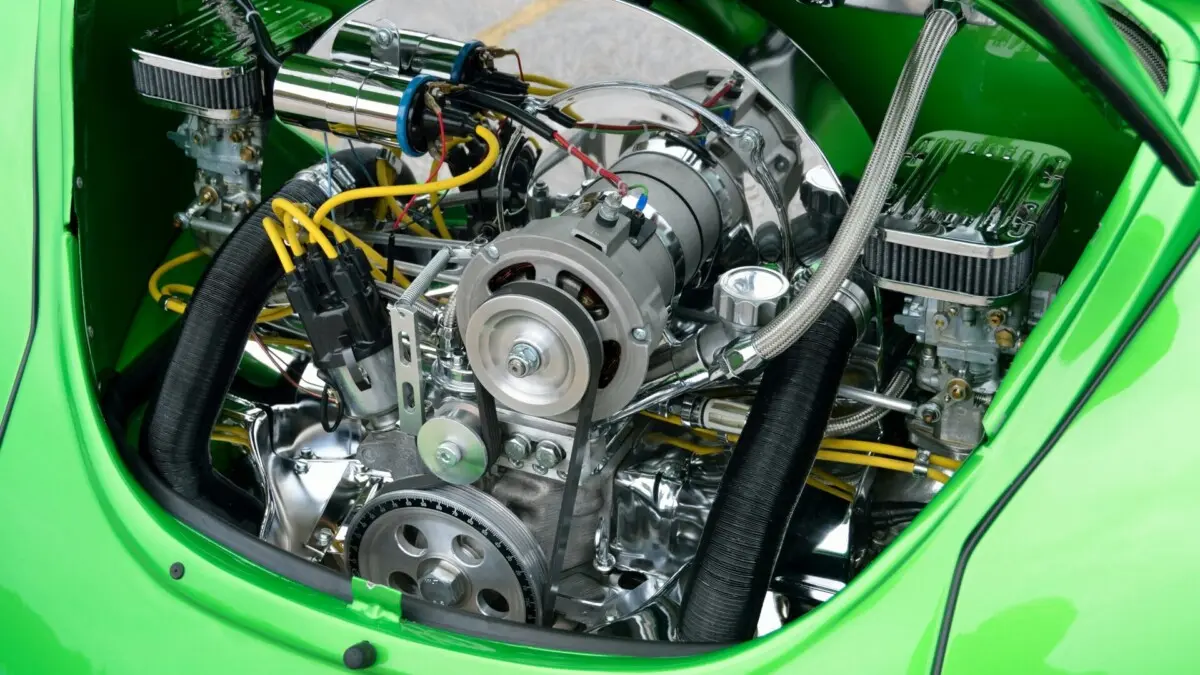 Foto de um motor de fusca verde