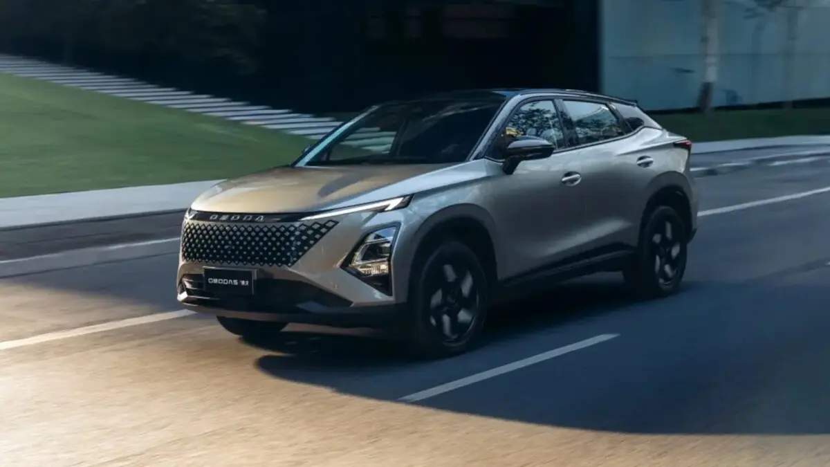 Carro Omoda 5 em imagem promocional