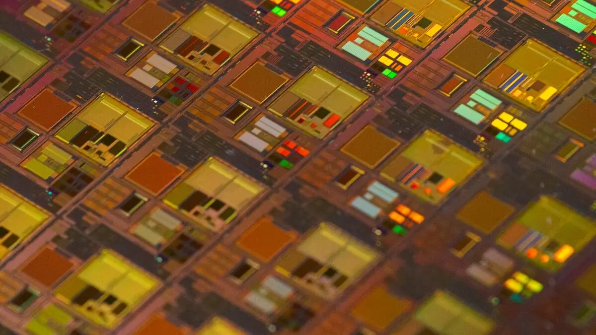 Foto de semicondutores numa placa