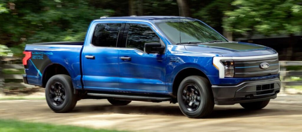 Foto da picape F-150 Lightning parada