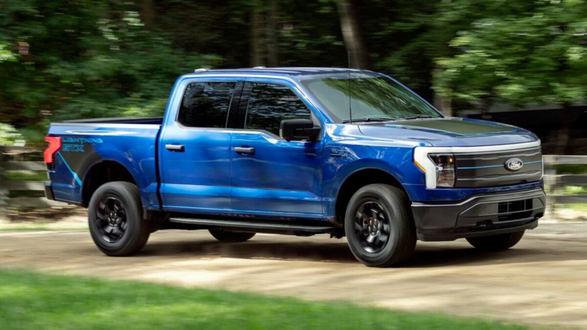 Foto da picape F-150 Lightning parada