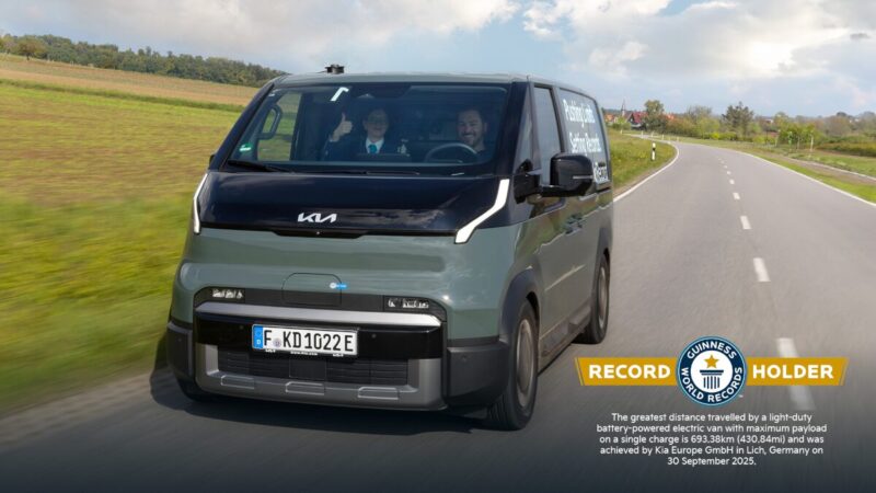Van Kia PV5 Cargo, que entrou no Livro Guinness