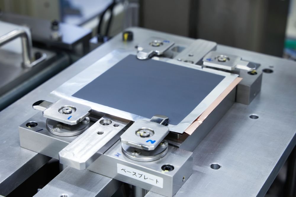 Produção de baterias de estado sólido da Nissan