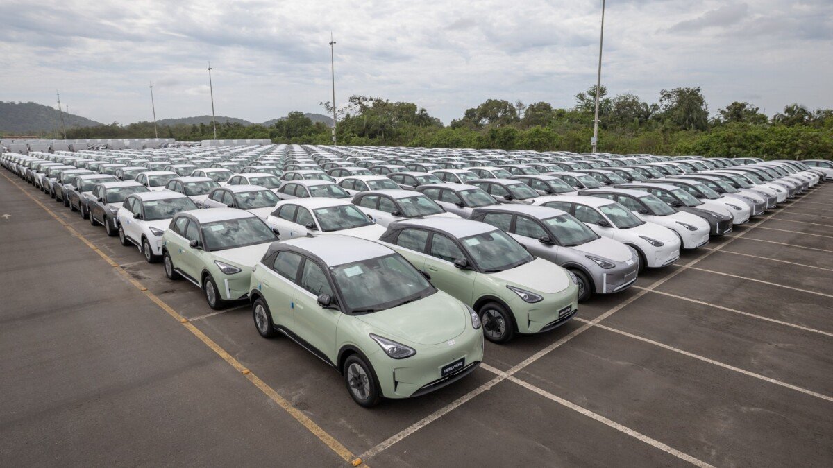 Geely EX2 será o segundo carro da marca a ser vendido no Brasil