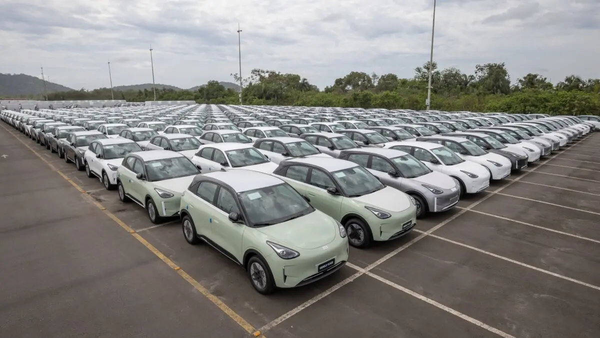 Geely EX2 será o segundo carro da marca a ser vendido no Brasil