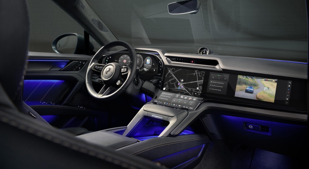 Imagem do interior do Porsche Cayenne elétrico