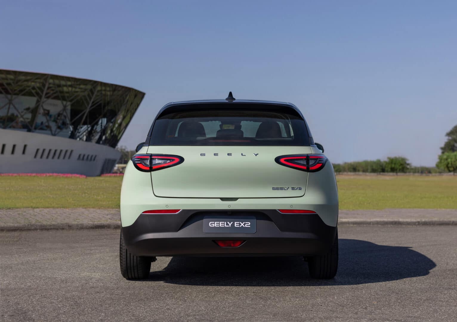 Detalhe da traseira do Geely EX2