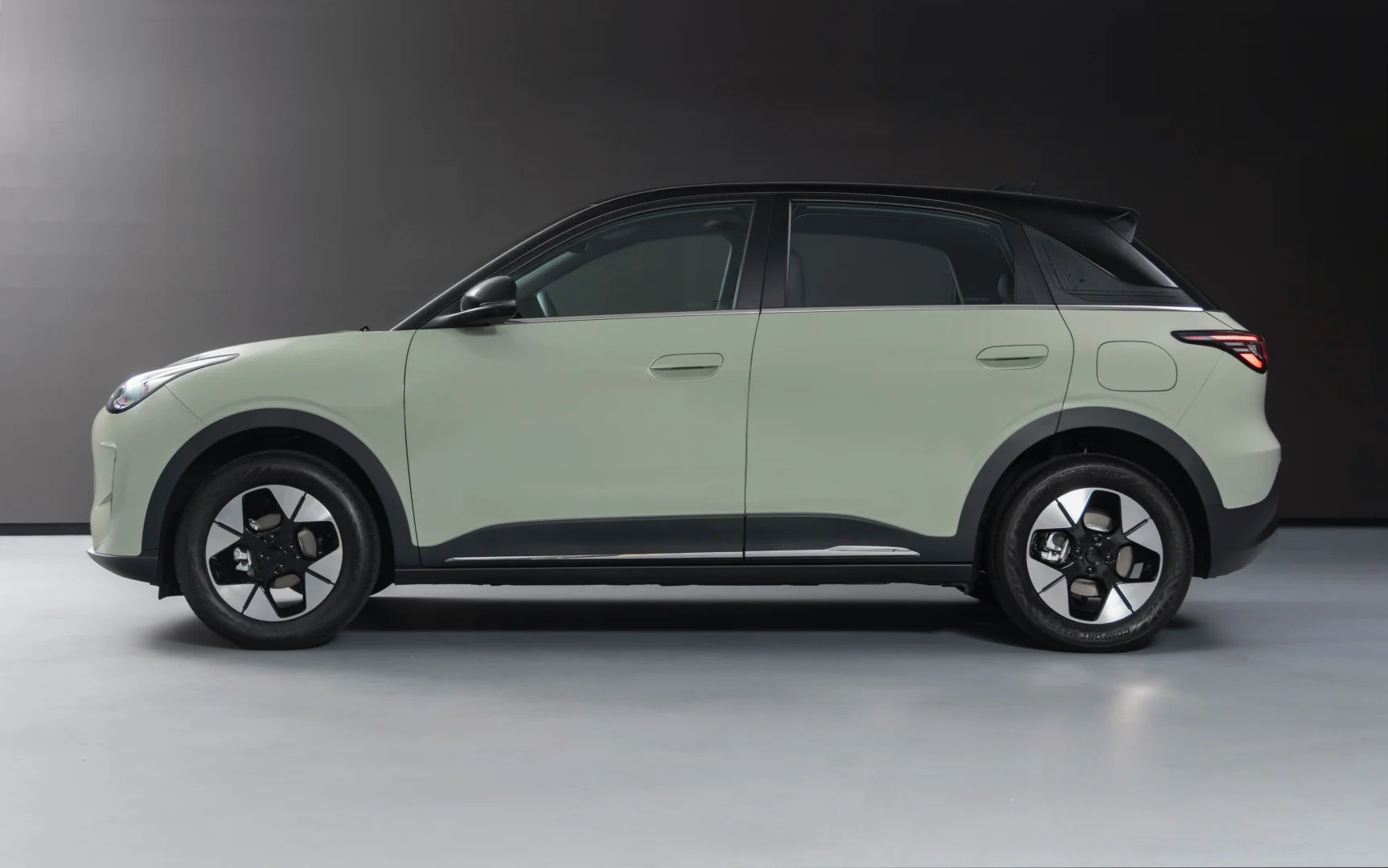 Detalhe da lateral do Geely EX2