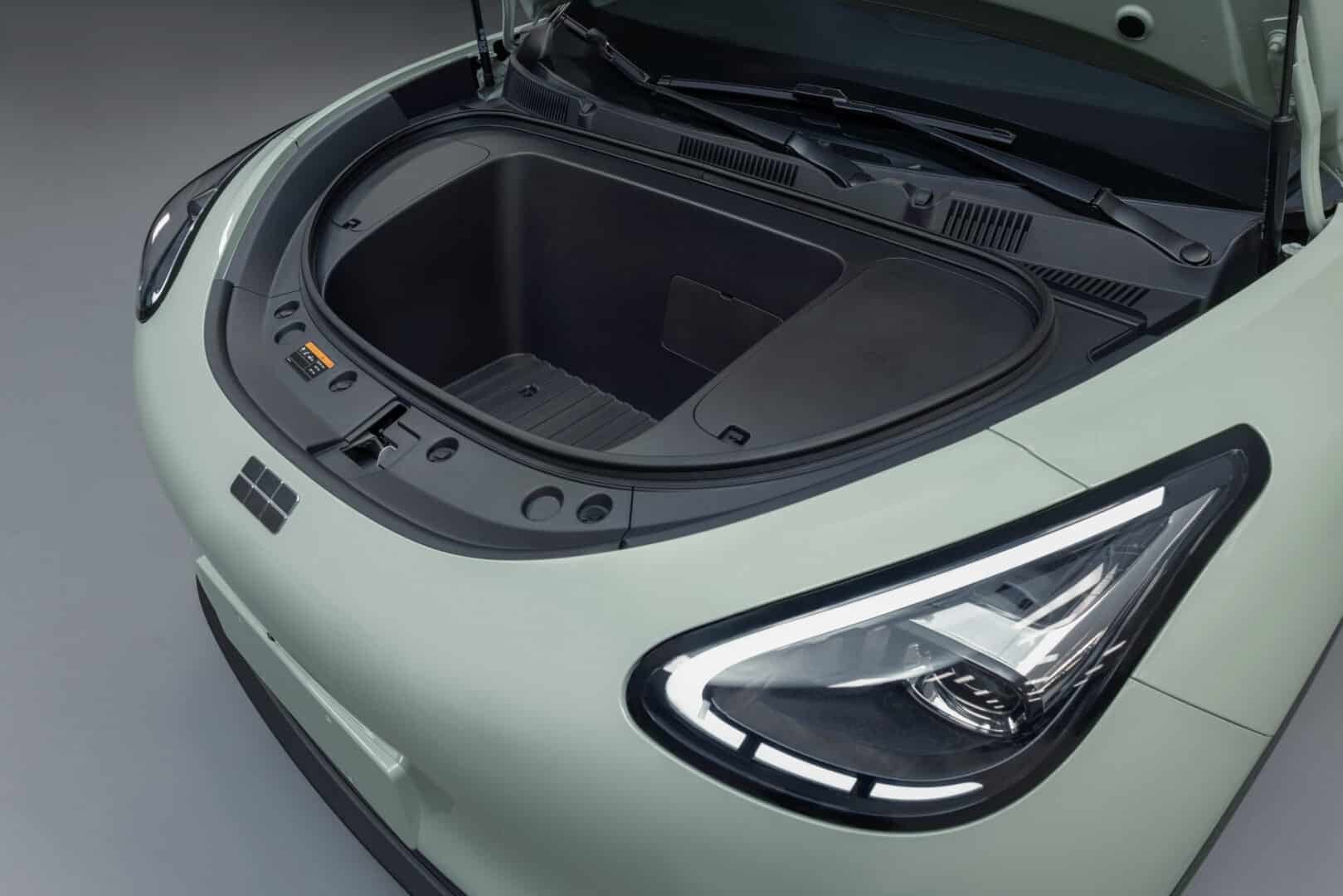 Detalhe do porta-malas frontal do Geely EX2