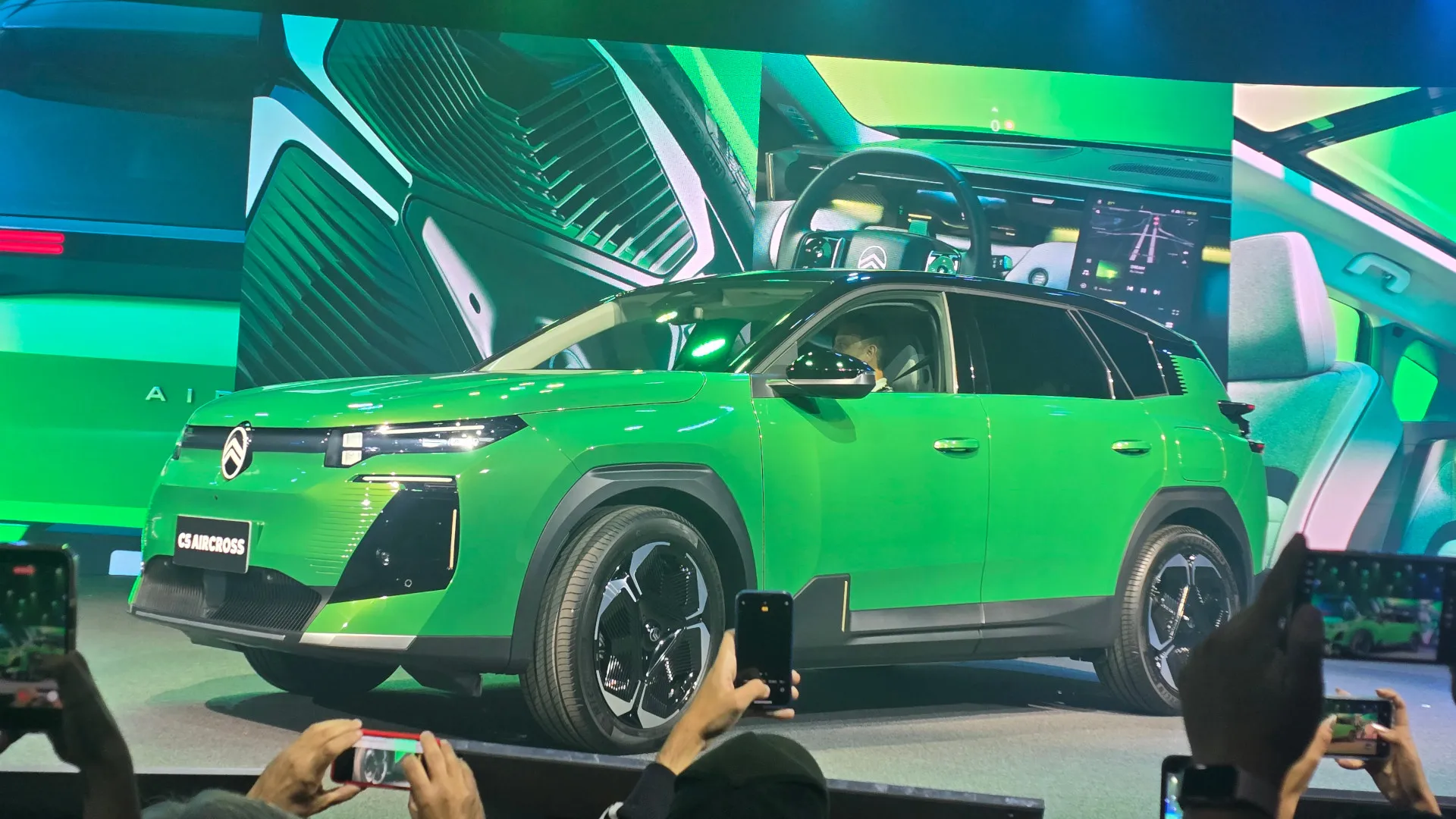 Foto do Citroen C5 Aircross em evento pré-Salão do Automóvel