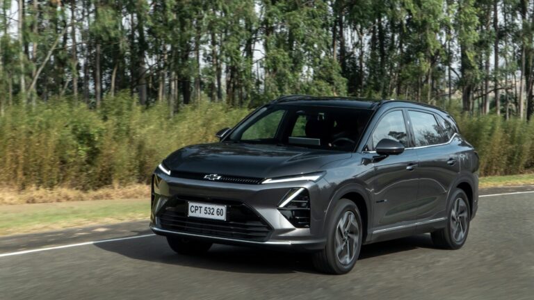 Para fazer frente aos chineses, Chevrolet lança no Brasil o Captiva, um carro chinês