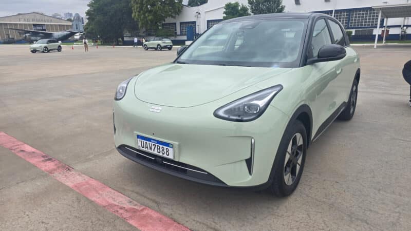 Foto do Geely EX2