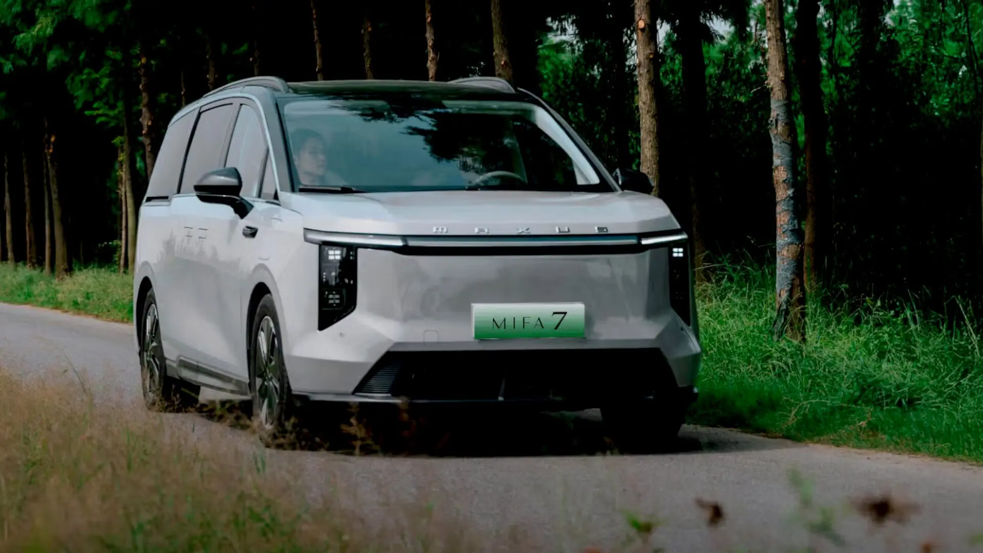 Foto da minivan SAIC Mifa 6