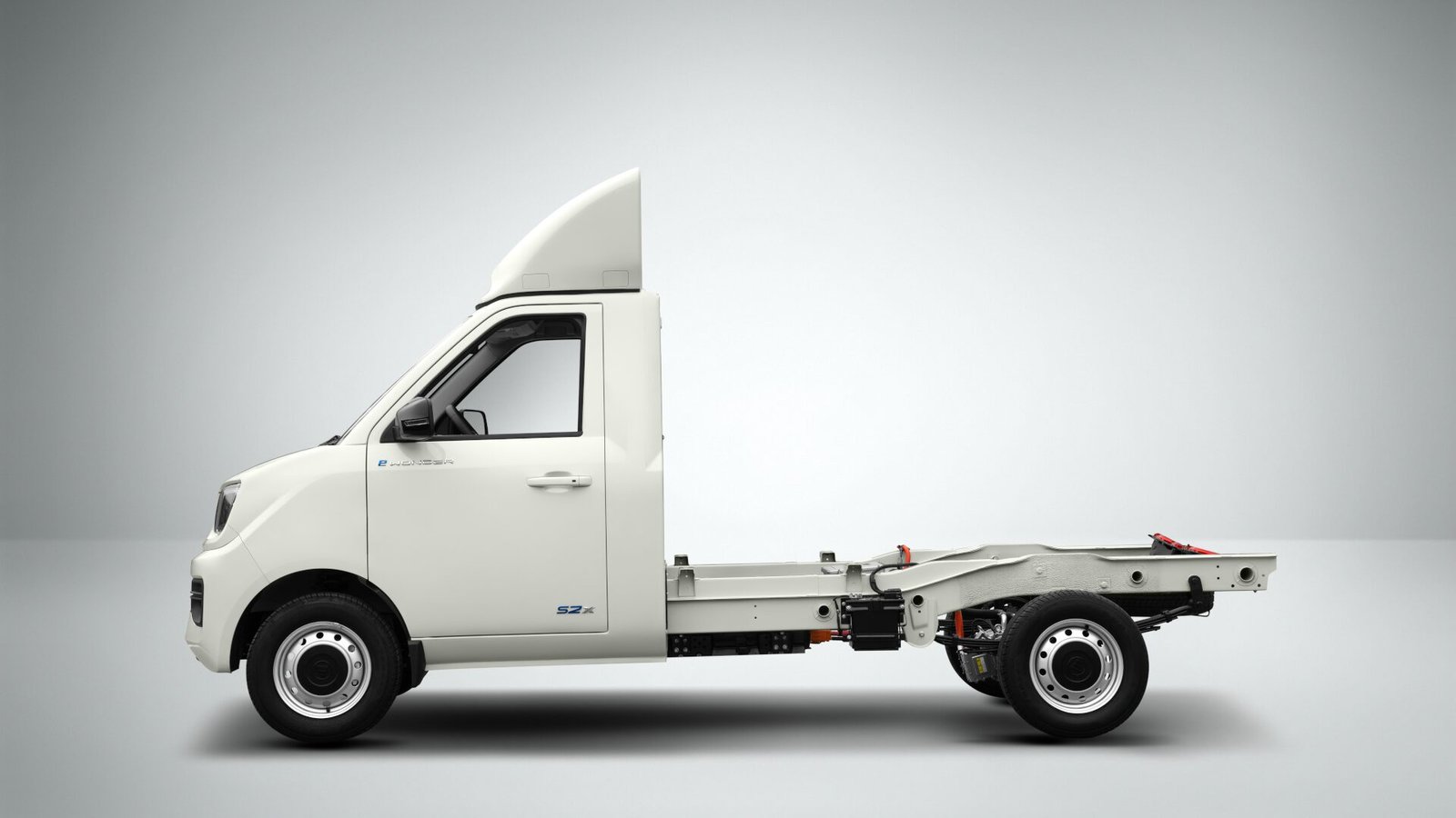 Visão lateral do caminhão elétrico Photon eWonder