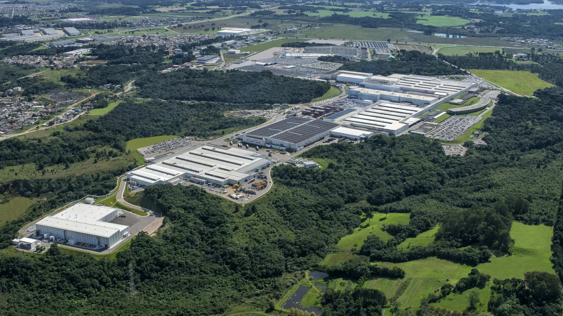 Geely EX5 híbrido será produzido na fábrica da Renault em São José dos Pinhais (PR)