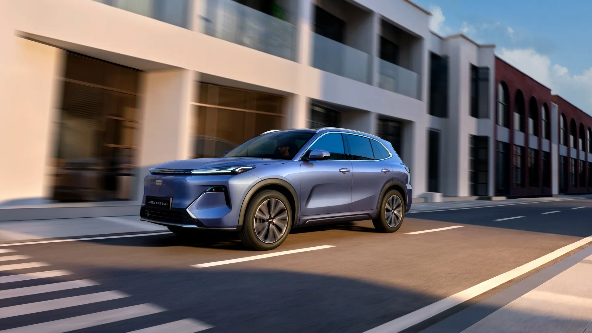 Geely EX5 híbrido produzido no Brasil terá autonomia total de 1.420 km