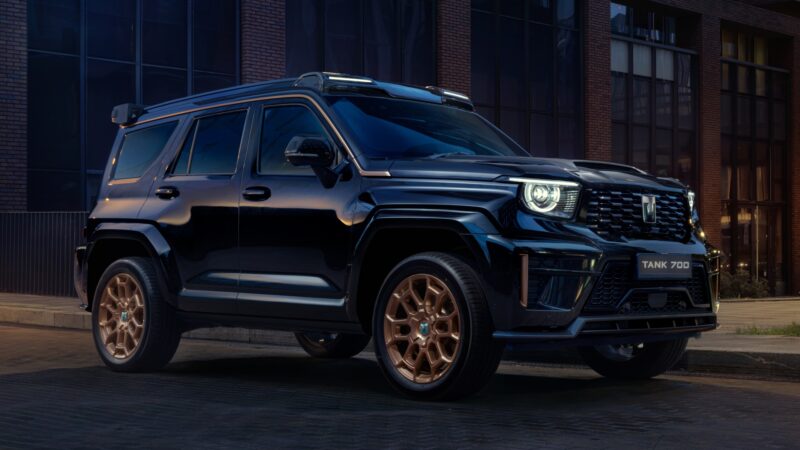 Tank 700 está no stand da GWM no Salão do Automóvel 2025