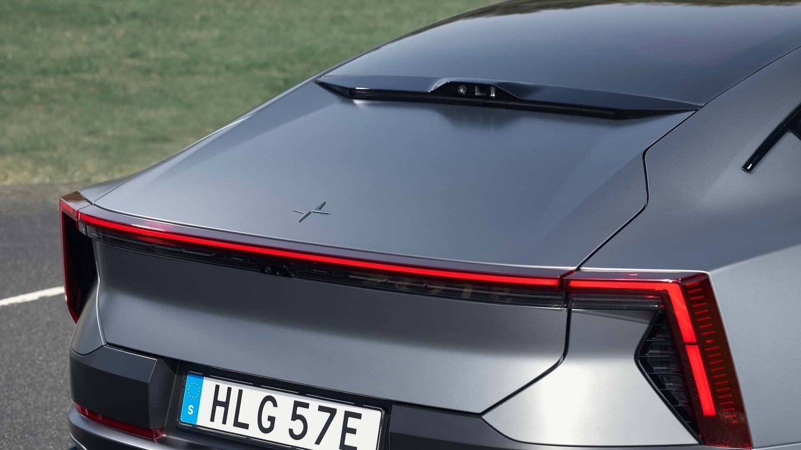 Câmera traseira do Polestar 4 é usada como retrovisor digital