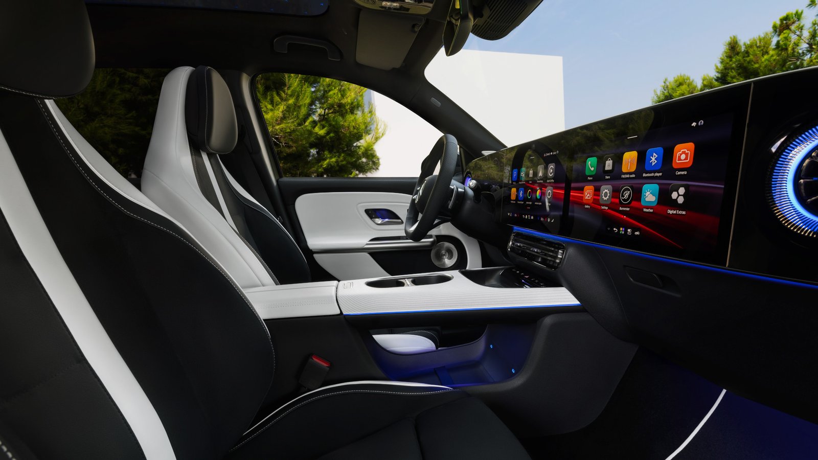 Foto do carro Mercedes-Benz GLB 2026, visão do banco do passageiro