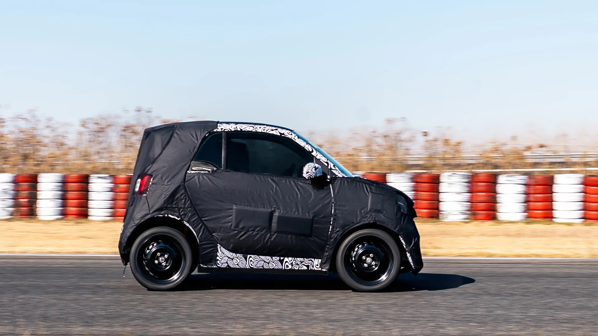 Foto do carro Smart #2, camuflado