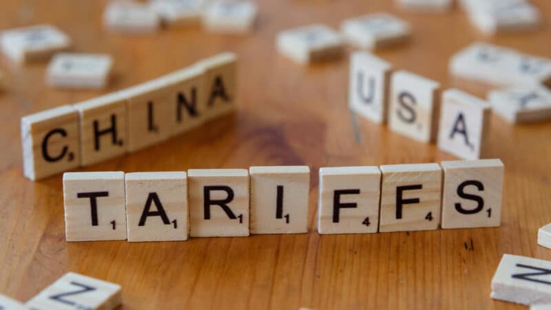 Imagem de jogo Scrabble representando tarifas