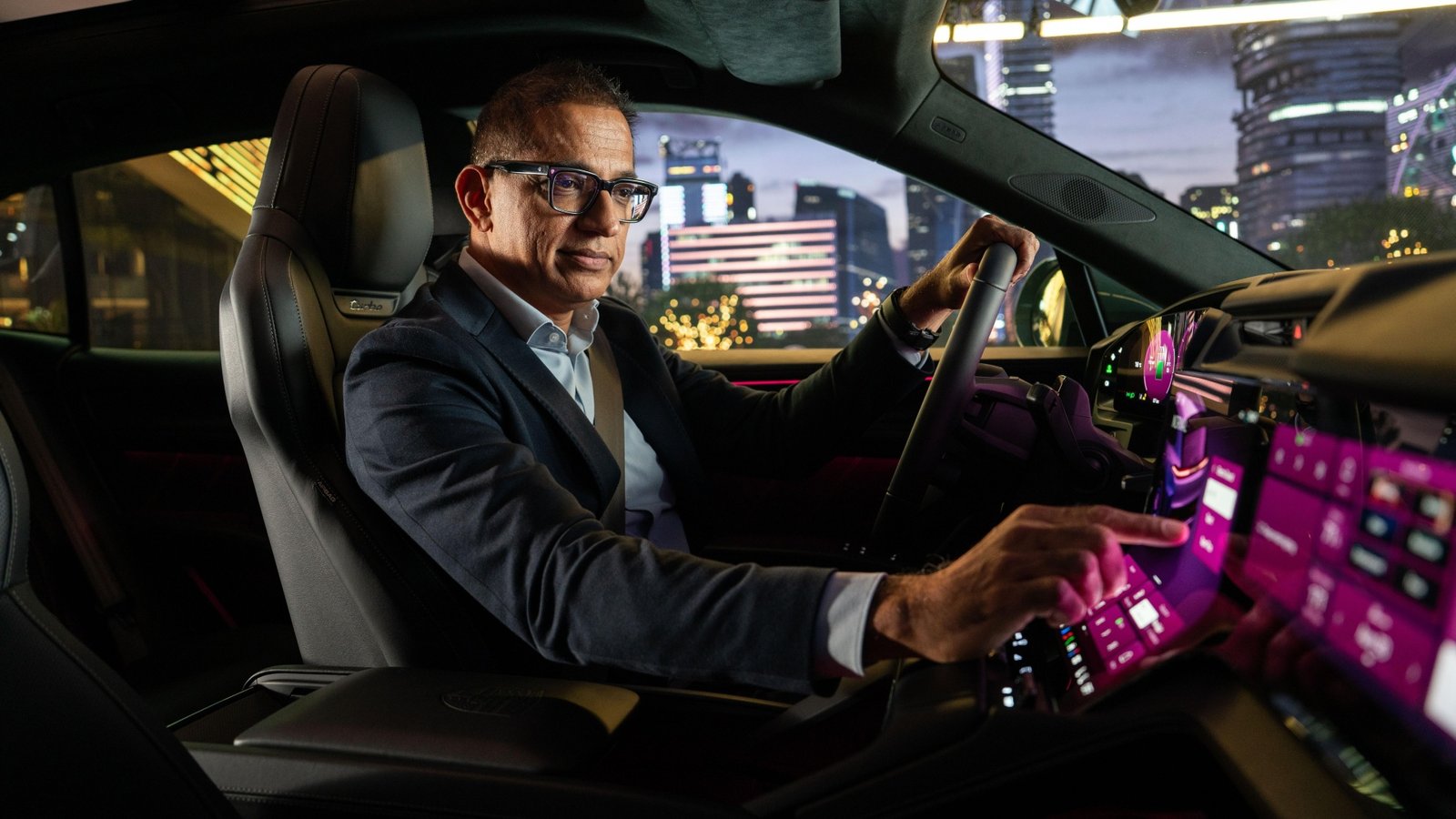 A Porsche revelou imagens do interior do Porsche Cayenne EV