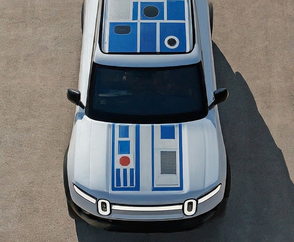 Detalhes do Rivian R2 inspirado em R2-D2 de Star Wars