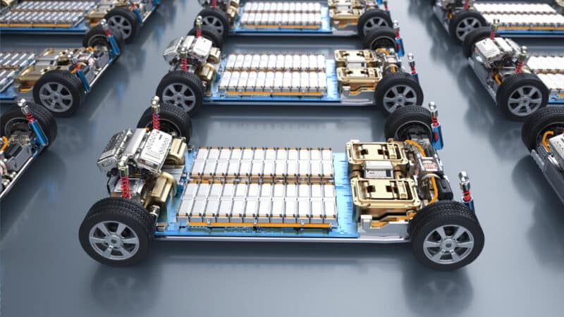 Chassis de carros elétricos mostrando as baterias
