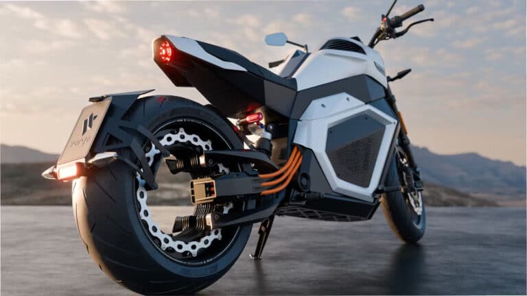 Moto se torna o primeiro veículo a ser comercializado com bateria em estado sólido