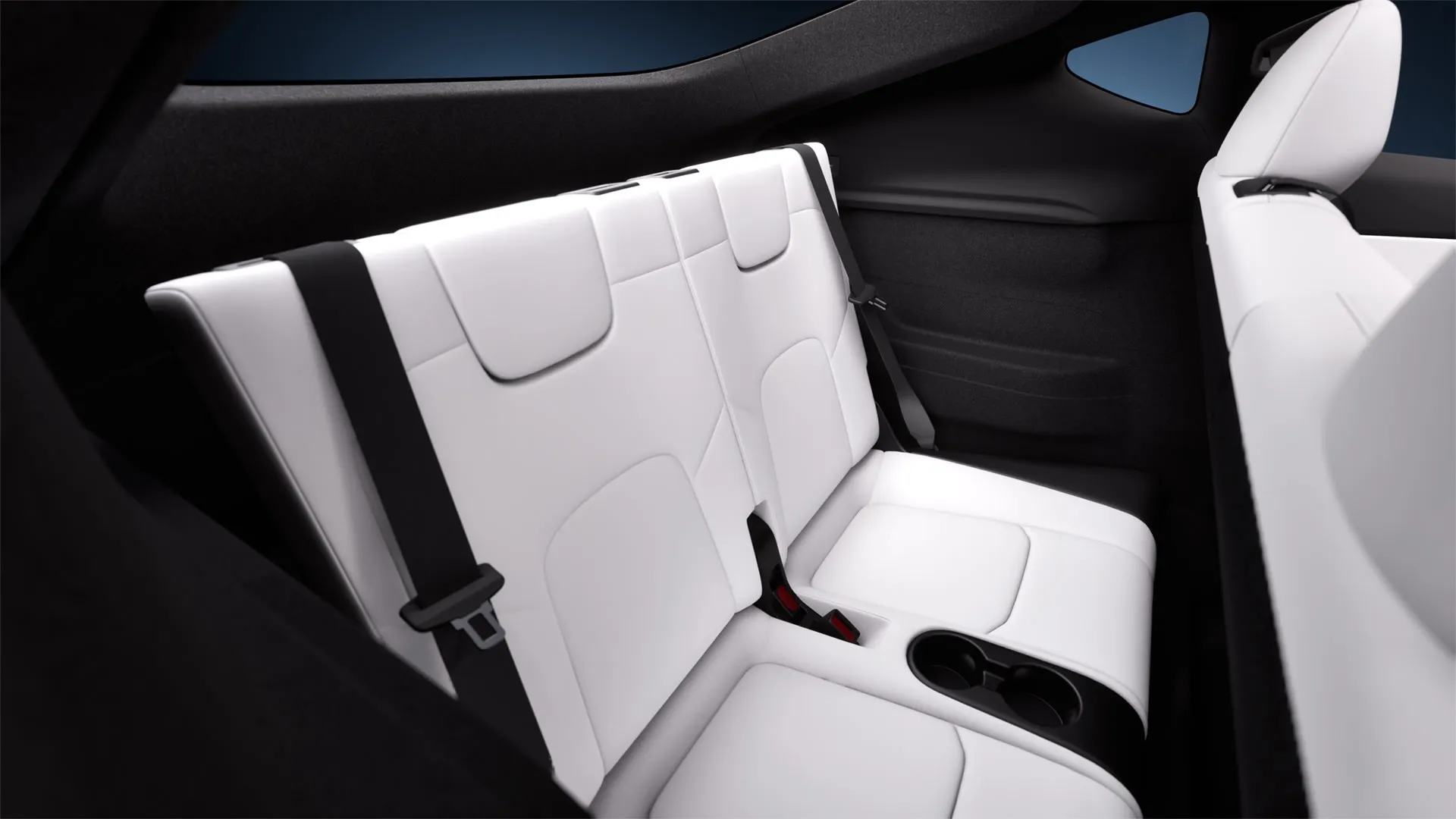 Tesla Model Y 2026 ganhou uma opção com 7 lugares e terceira fileira