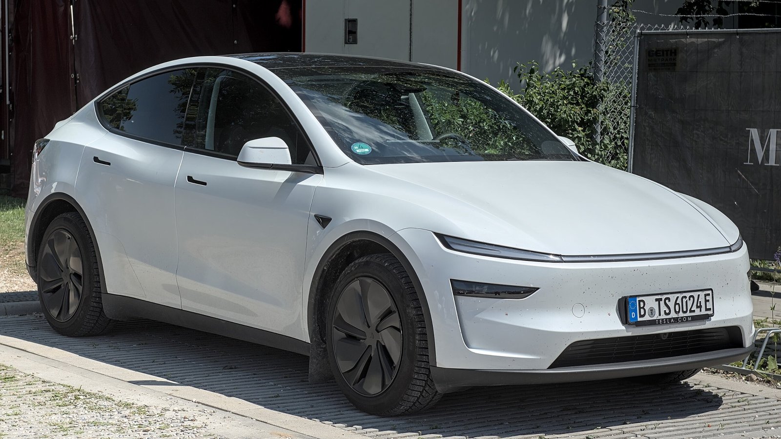 Foto de um Model Y usado como parte do programa Tesla Robotaxi