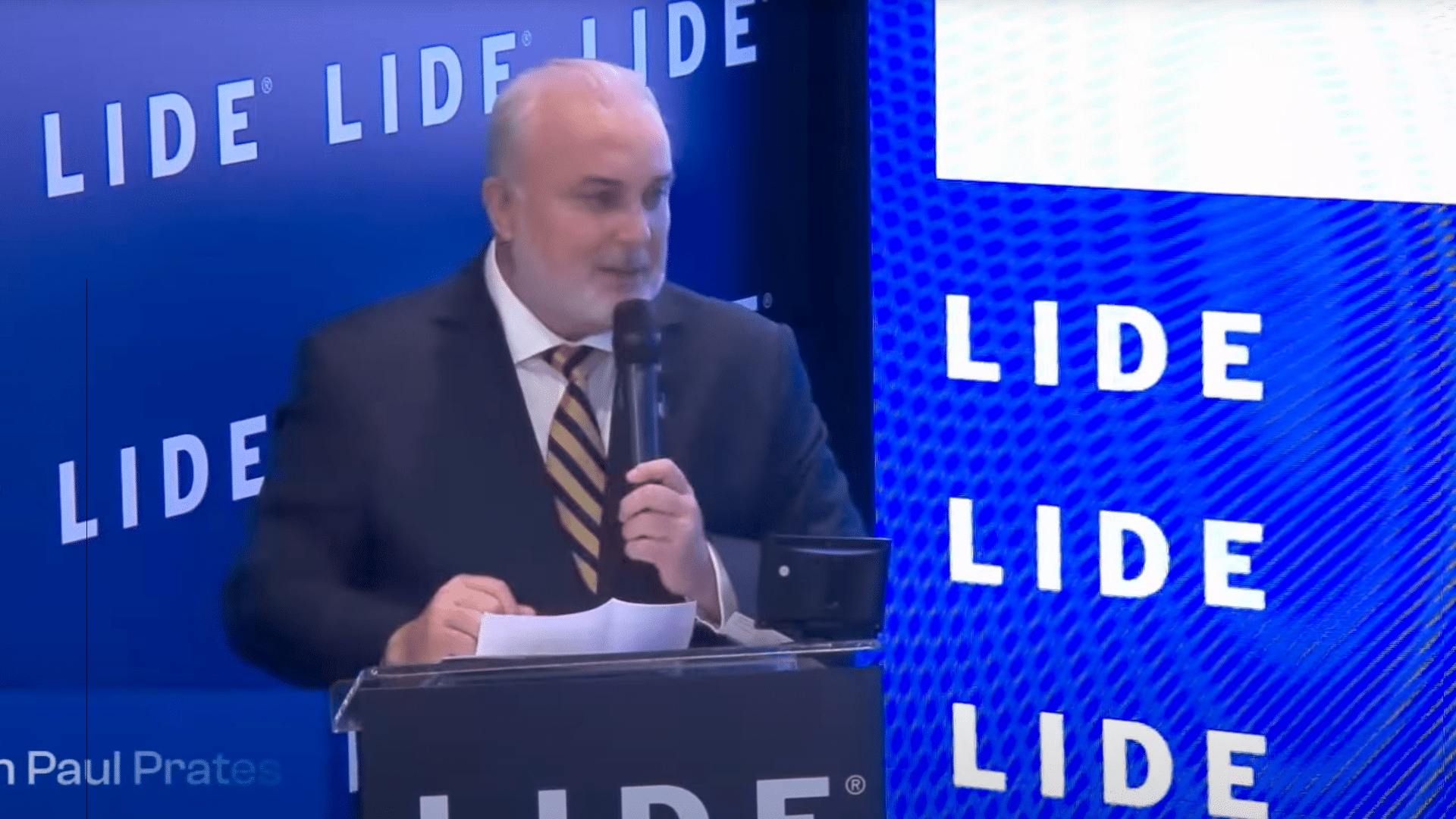 Jean Paul Prates palestrando no seminário LIDE Energia/Eletromobilidade