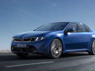 Foto promocional do BMW i3 na estrada