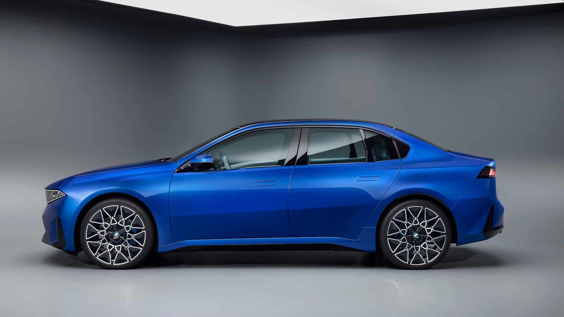 Foto promocional do BMW i3, lateral