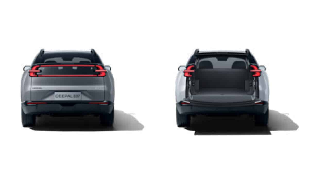 Foto do Deepal E07, duas visões da caçamba