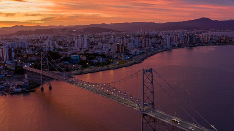 Bombeiros de Santa Catarina publicam norma técnica para a instalação de carregadores de carros elétricos