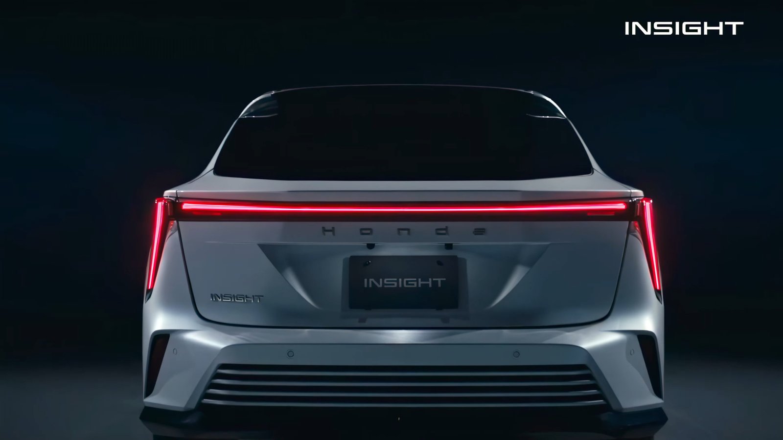 Foto promocional do SUV elétrico Honda Insight, vista traseira