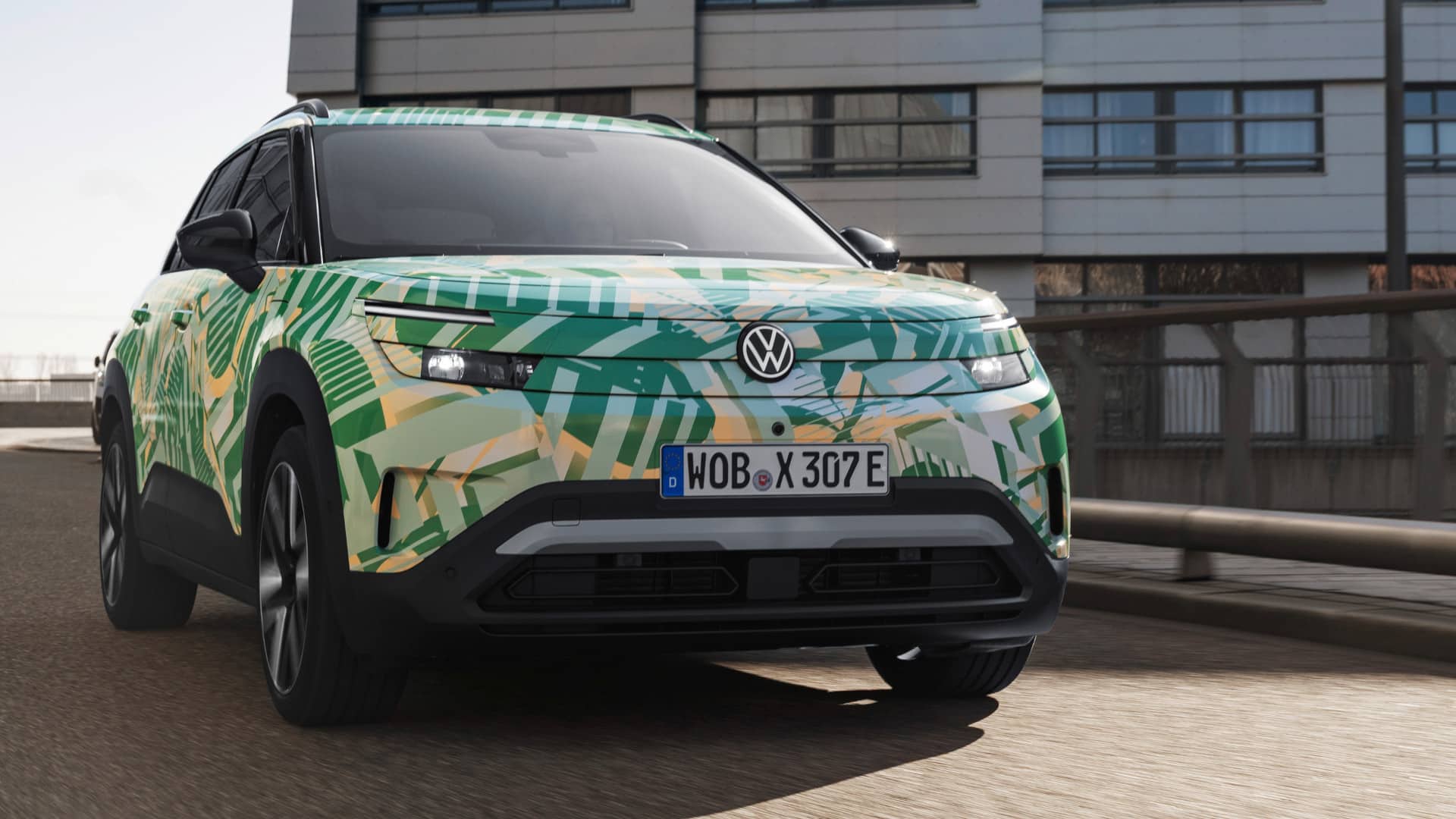 Volkswagen ID. Cross, camuflado, em foto promocional