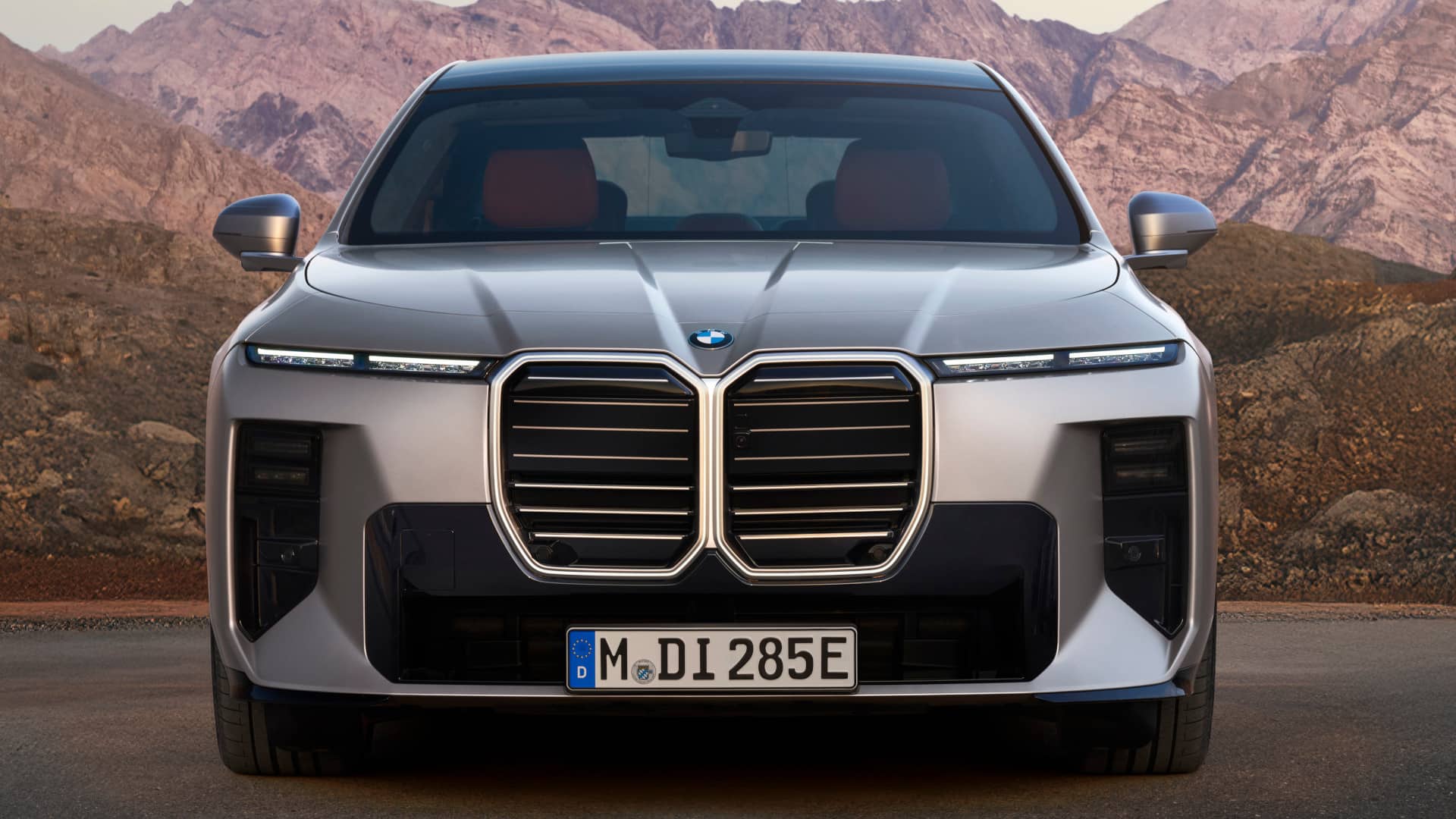 Vista frontal do BMW Série 7