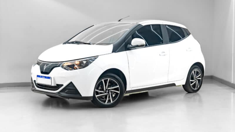 Carro subcompacto JM EV2, lateral
