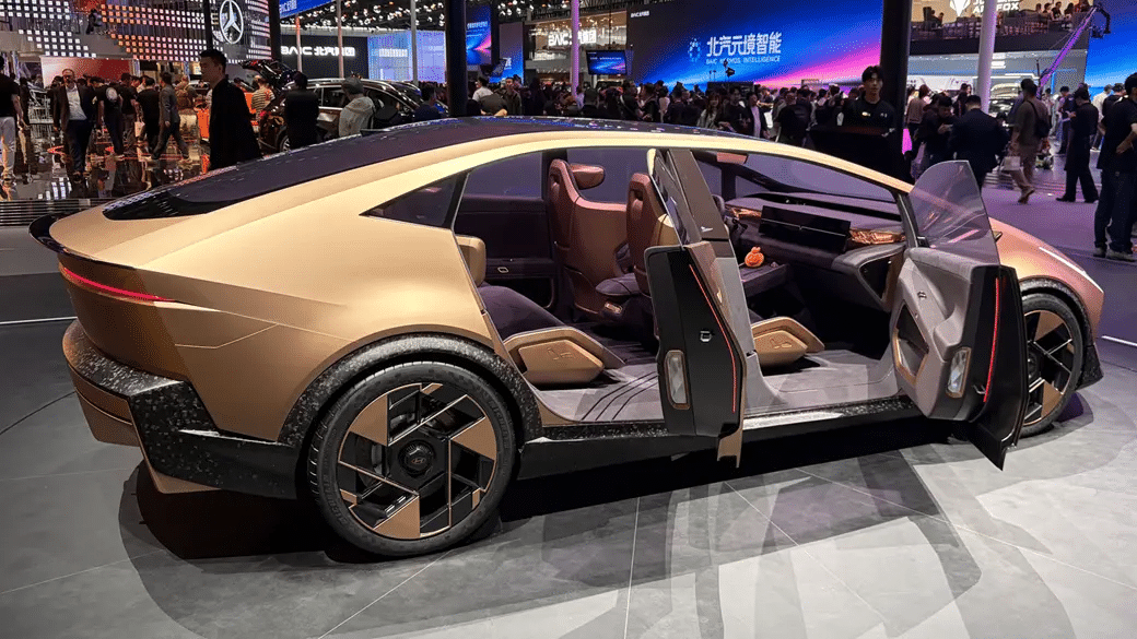 Hyundai Ioniq V, portas abertas